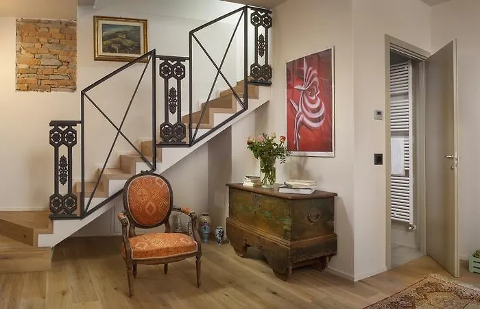 Borgese E 4* Нейве